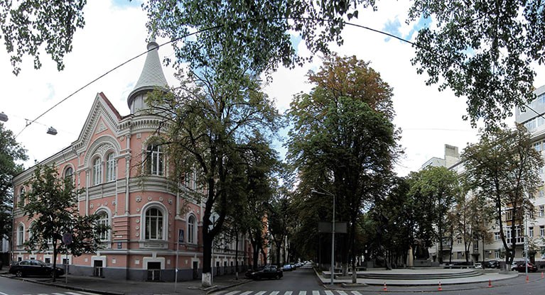 Ленінський районний суд м. Дніпропетровська запрошує випускників  УМСФ на посади державної служби